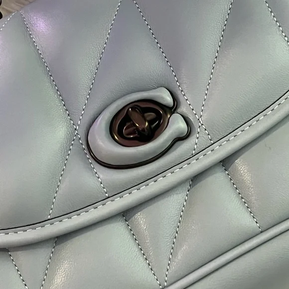 CA086 - Coach Pillow Madison Shoulder Bag 18 with Quilting - Picture 3 of 13